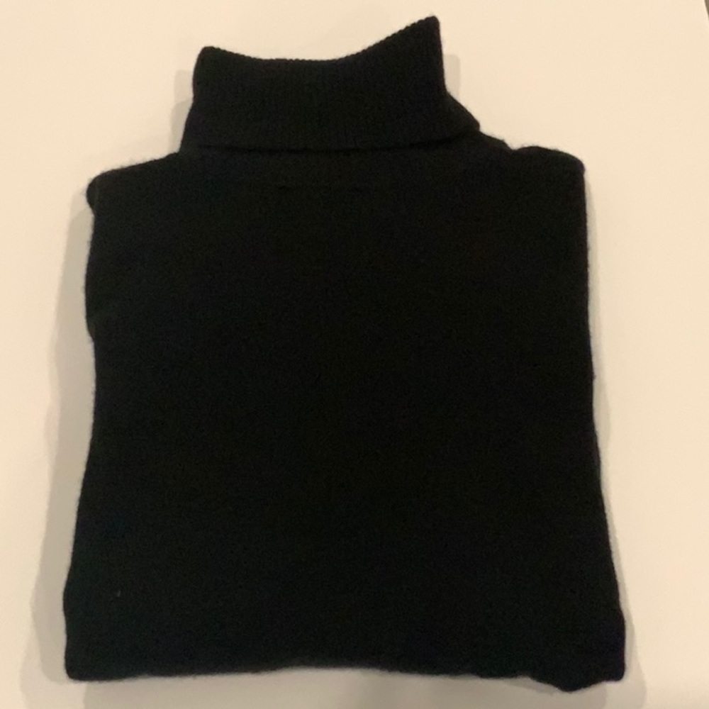 Black Cashmere turtleneck sweater